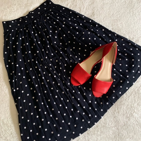 Forever 21 Dresses & Skirts - F21 Polkadot Midi Skirt, size S 🖤